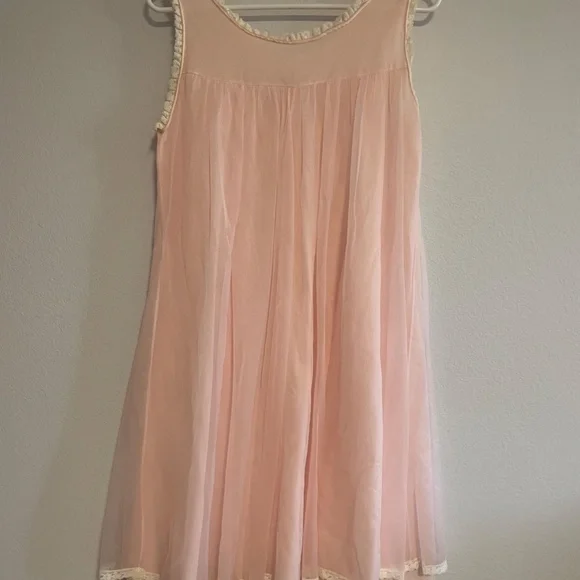 Vintage Nylon Peignoir Nightgown Set Pink and White Lace Babydoll - Picture 4 of 4